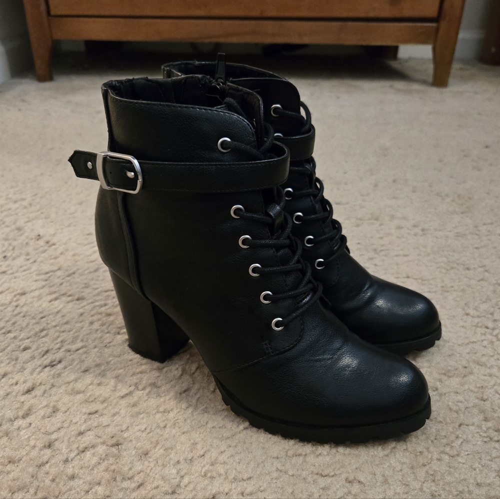 Style & Co. Black Lace Up Ankle Boots Sz 6.5